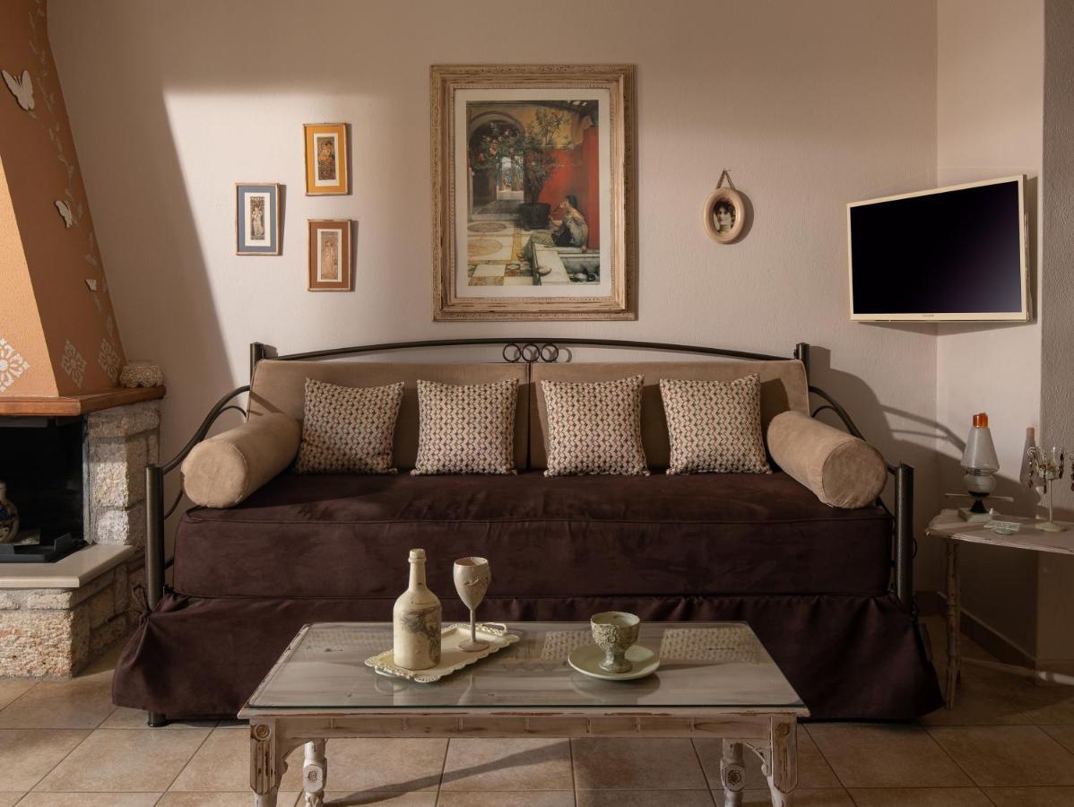 Antique Apartment Afytos Bagian luar foto