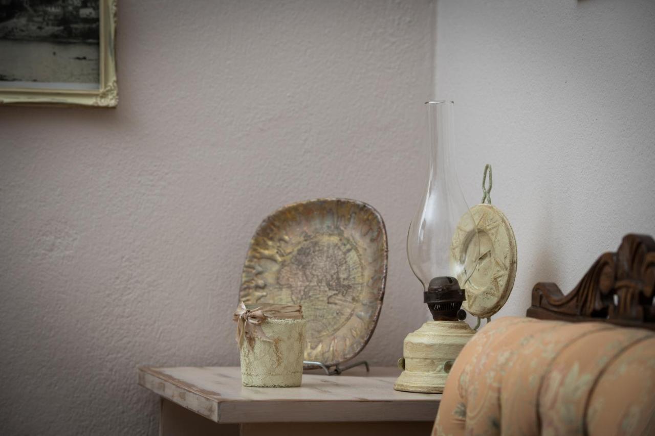 Antique Apartment Afytos Bagian luar foto