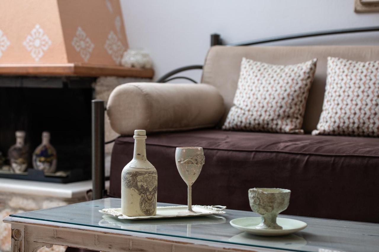 Antique Apartment Afytos Bagian luar foto