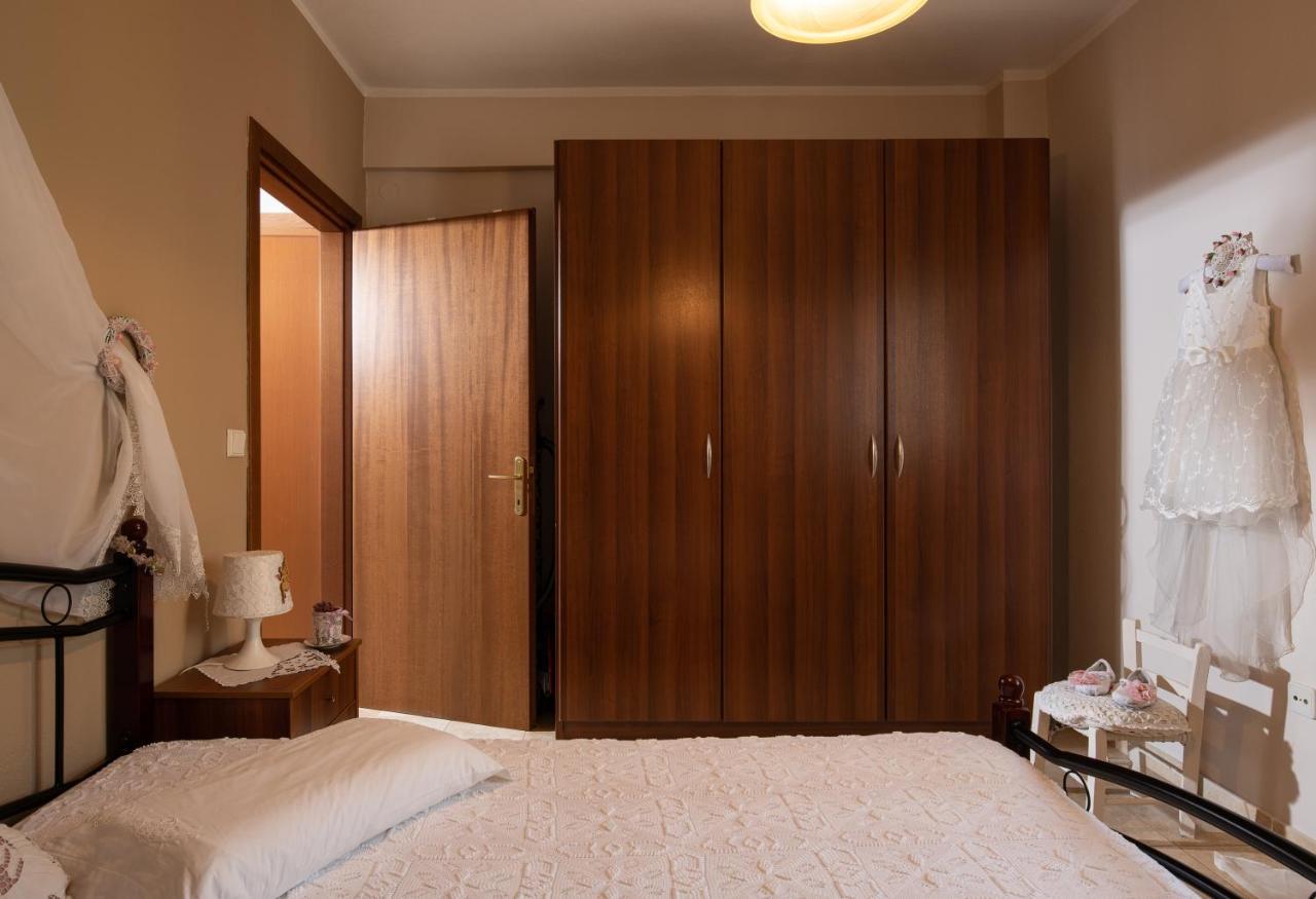 Antique Apartment Afytos Bagian luar foto
