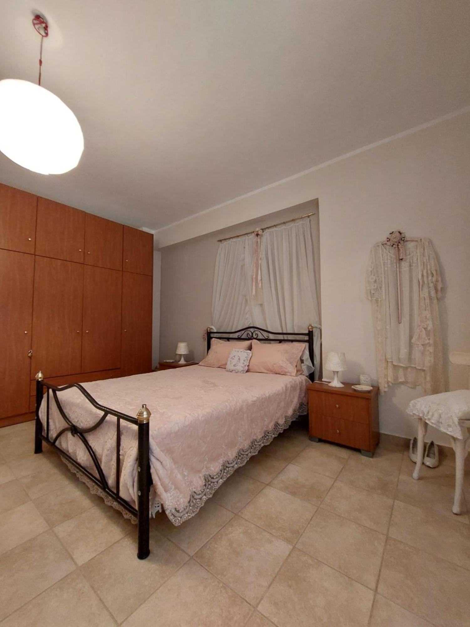 Antique Apartment Afytos Bagian luar foto